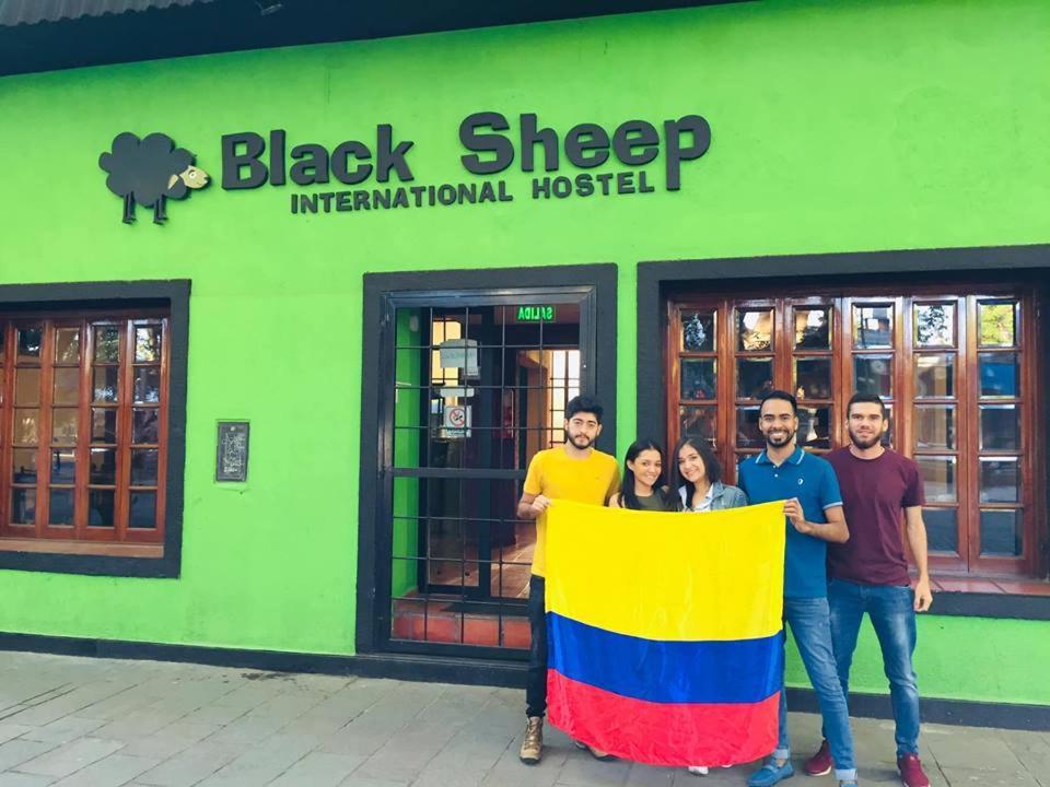 Black Sheep International Hostel Mendoza Extérieur photo